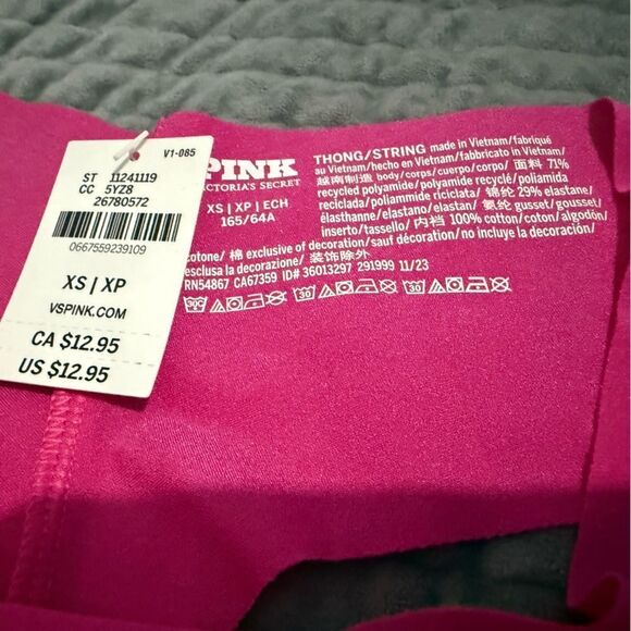 PINK VICTORIA’S SECRET STRAWBERRY HEART THONG – XS – NEW WITH TAG 🍓✨ - Picture 3 of 15